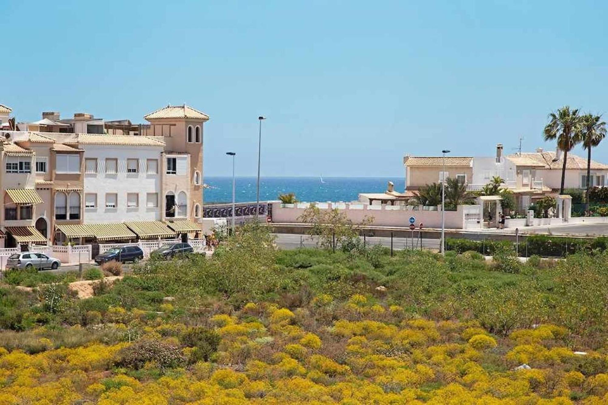 Apto Bajo La Veleta Torrevieja Exterior foto