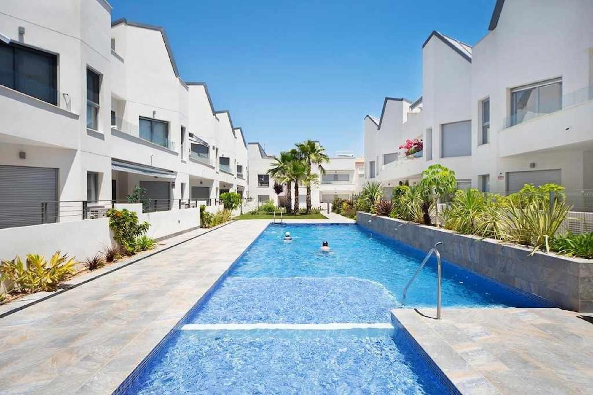 Apto Bajo La Veleta Torrevieja Exterior foto